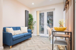 Rare 6 Bedroom, ideal for large group or family
